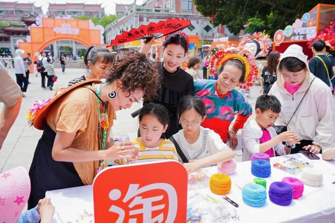 把皮雕非遗老手艺变成耳环发簪新时尚AG真人地址淘宝饰品商家“浮革”(图2)